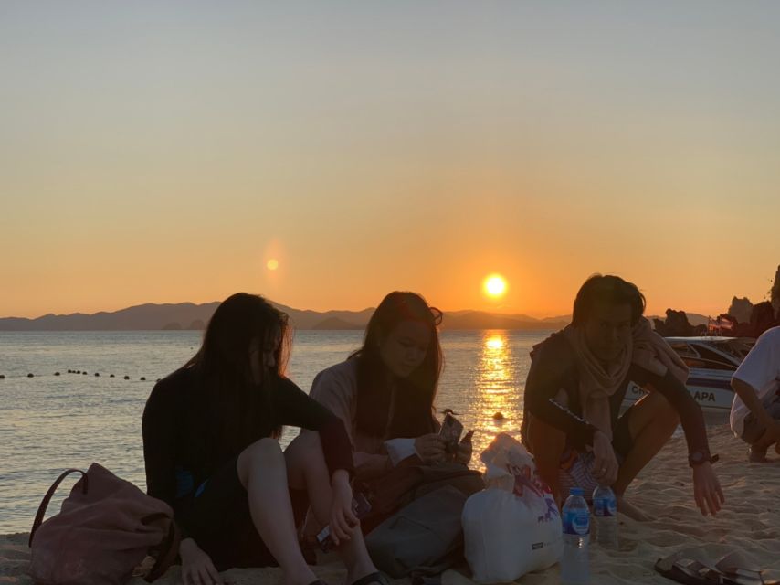 Krabi: Hong Island Sunset Tour w/ Beach Dinner+Night Snorkel - Koh Hong beaches, lagoons, and limestone cliffs