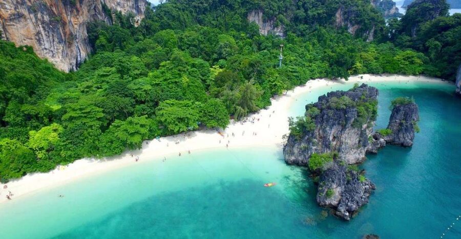 Krabi: Hong Islands Day Tour by Longtail Boat - A short cruise into Hong Lagoon