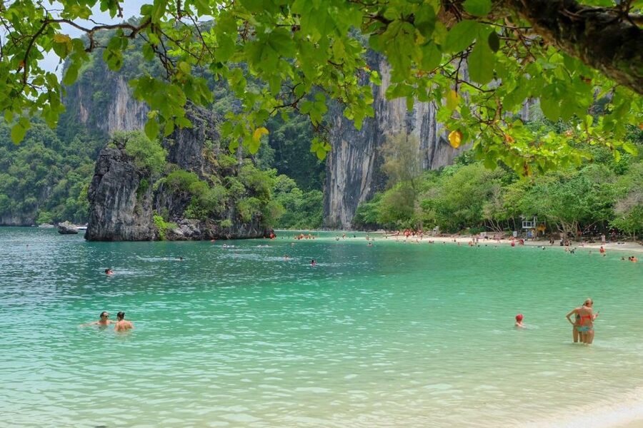 Krabi: Hong Islands Day Tour by Longtail Boat - The morning pickup and pier wait