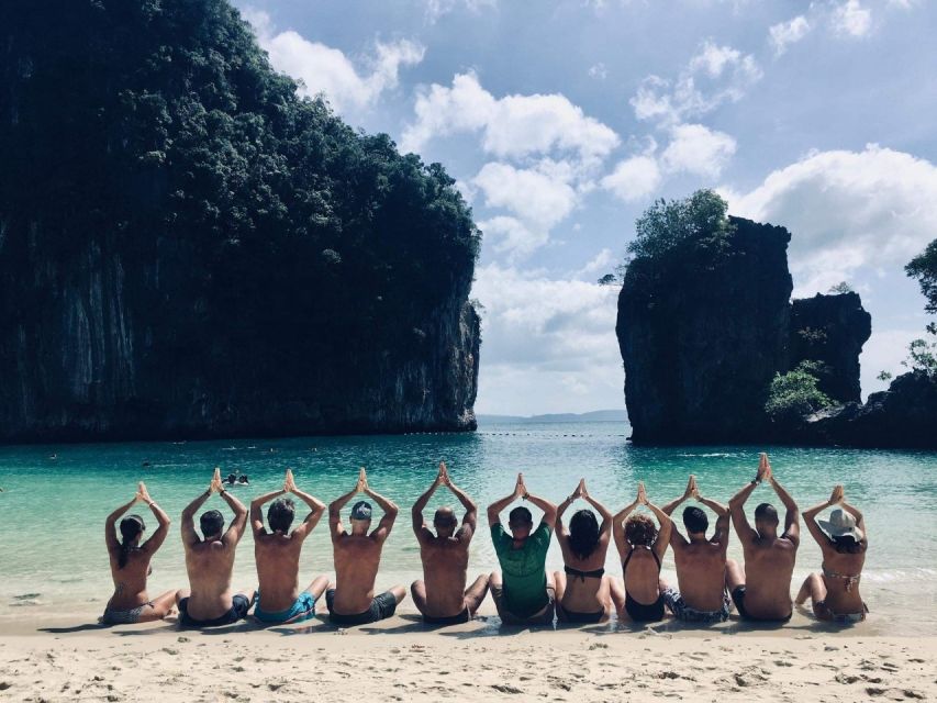 Krabi: Hong Islands Day Trip by Speedboat with Lunch - Hong Lagoon, reached through a cliff passage