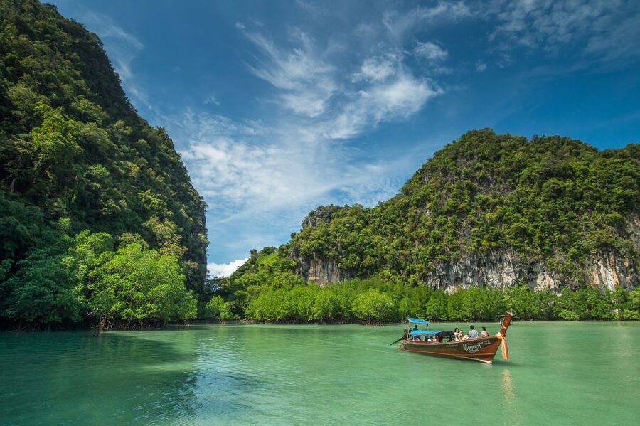 Krabi: Hong Islands Snorkeling with Lunch by Longtail Boat - Hong Island lagoon: the first big scene