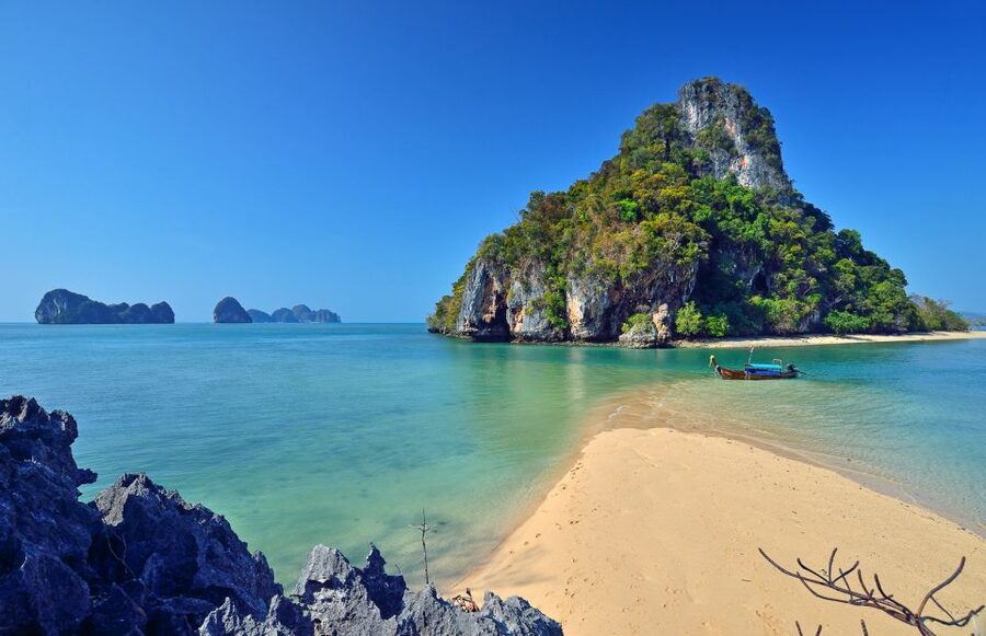 Krabi: Hong Islands Snorkeling with Lunch by Longtail Boat - Koh Pakbia and its low-tide sandbars
