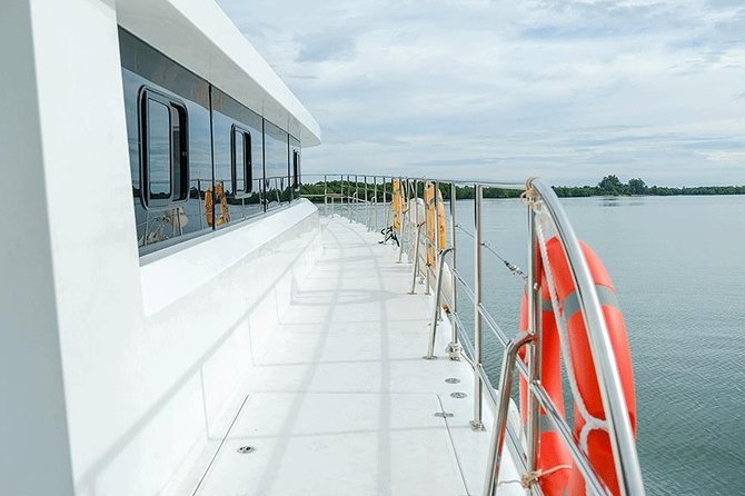 Krabi Hong Islands Sunset Party Catamaran Cruise - Hong Island, snorkeling, lunch, and the 360-degree viewpoint