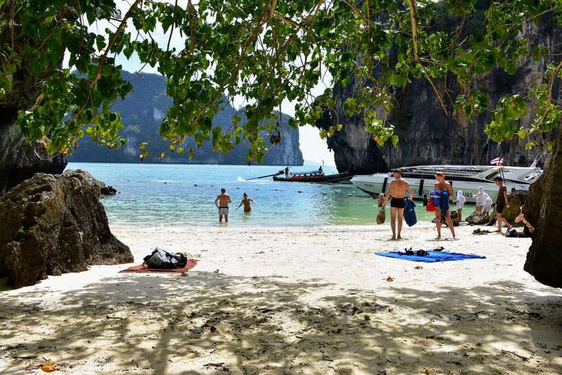 Krabi: Hong & Paradise Island Odyssey by Speedboat - Lunch Beside the Beach