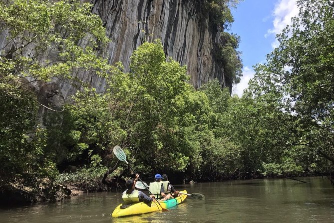 Krabi kayak at Ao Thalane - BBQ dinner after the paddle