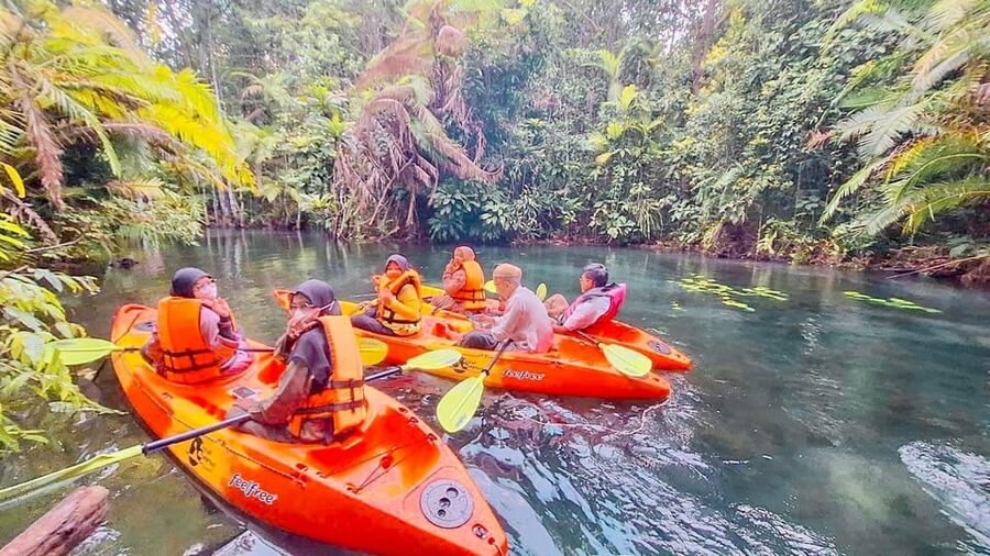 Krabi kayaking and swimming clongrood Tour - Getting ready at the community forest
