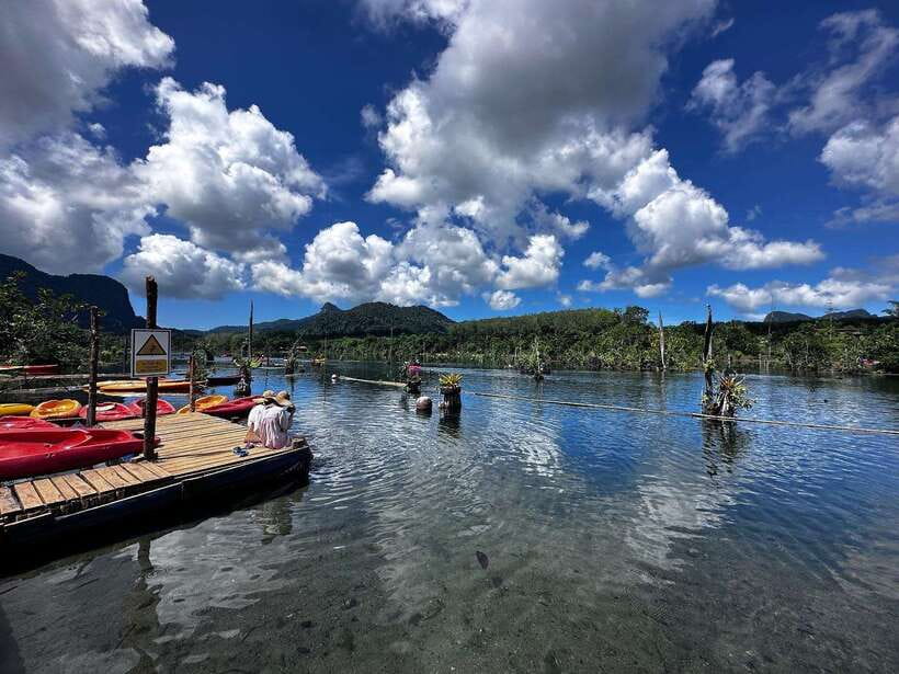 Krabi: Klong Root (Crystal lake) Kayaking tour - A pineapple plantation and a taste of the countryside