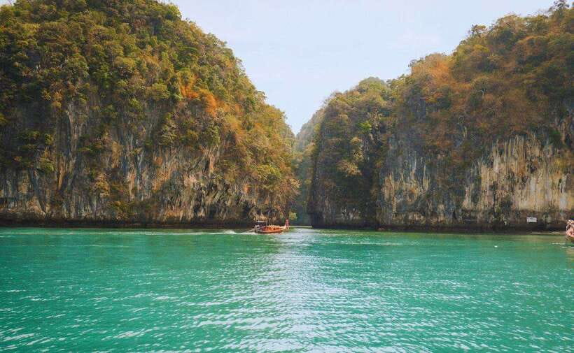 Krabi: Koh Hong Small Group Tour by Luxury Longtail Boat - A more comfortable kind of longtail boat