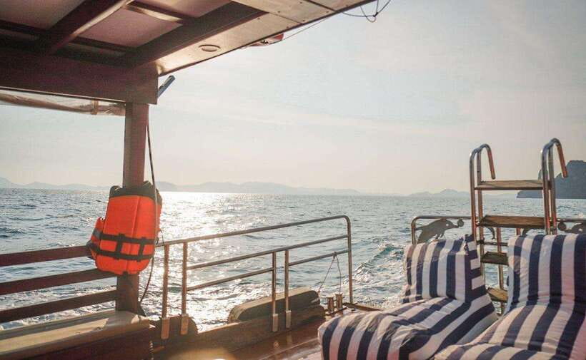 Krabi: Koh Hong Small Group Tour by Luxury Longtail Boat - Hong Lagoon: the trip’s most striking stop