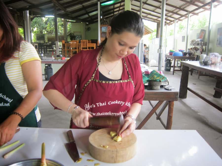 Krabi: Morning/Afternoon Thai Cooking Class at Ya's Cookery - Sitting down to eat what you prepared