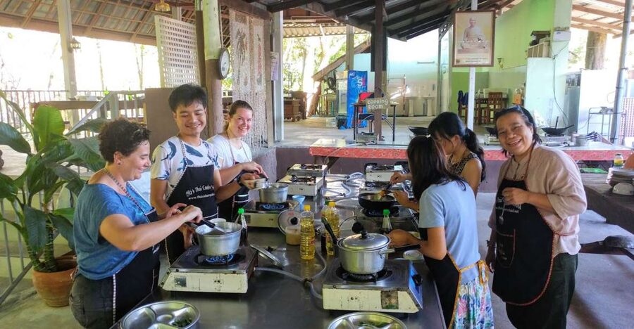 Krabi: Morning/Afternoon Thai Cooking Class at Ya's Cookery - Who will enjoy this class most