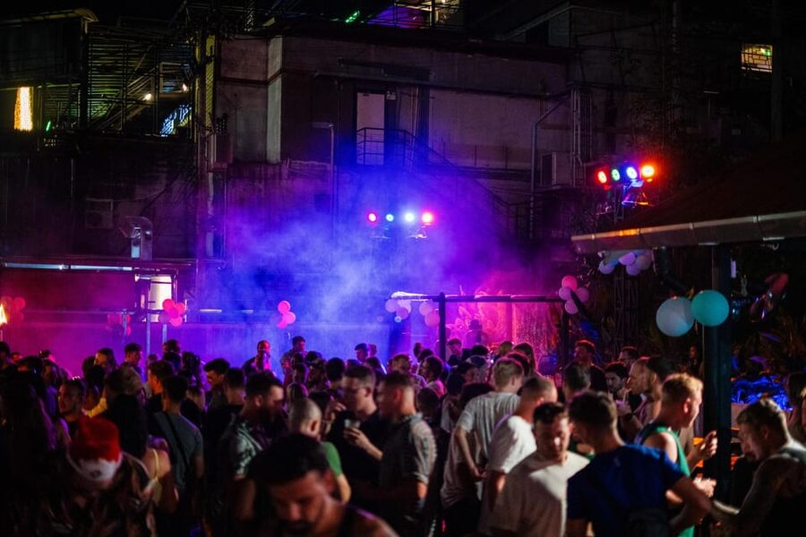 Krabi Pub Crawl - Join Nomads For The Best Night in Ao Nang! - What the $28 Price Covers