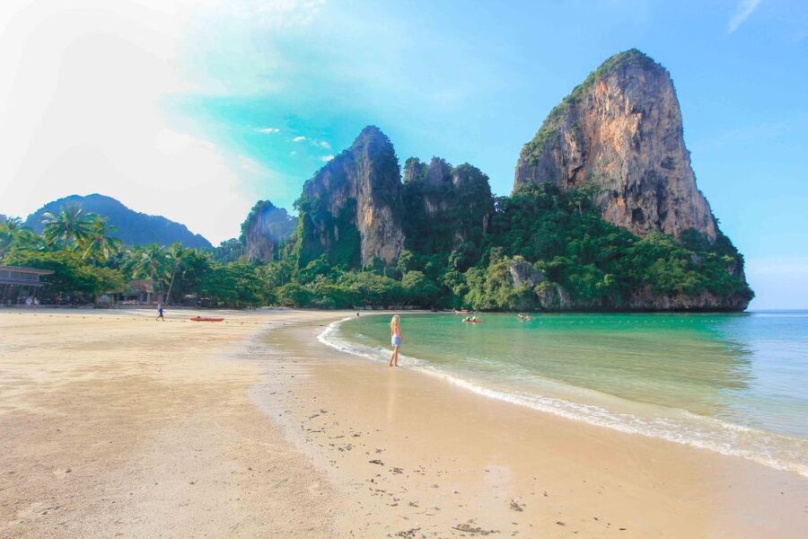 Krabi: Railay Beach Bioluminescent Plankton Ferry Cruise - Meeting at Ao Nang and boarding the boat