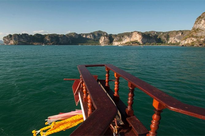 Krabi Romantic Sunset Cruise with BBQ Seafood Dinner by Krabi Sea Cruise - Railay Beach turns the cruise into dinner theater