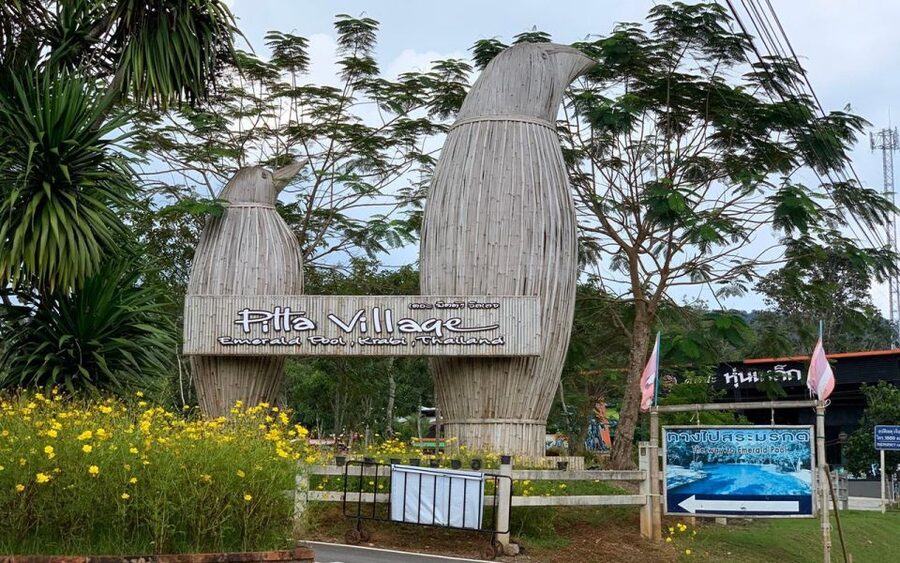 Krabi: Tiger Cave, Hot Springs and Emerald Pool Jungle Tour - Tiger Cave Temple and the 1,260-step climb