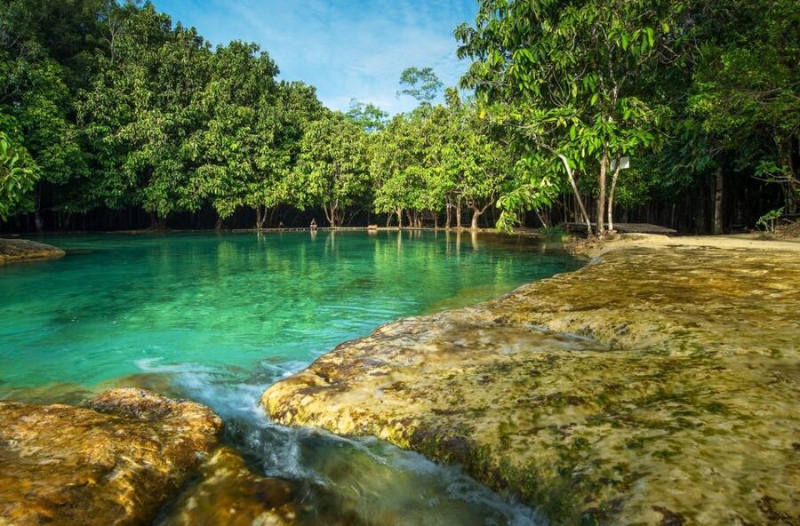 Krabi: Tiger Temple, Hot Springs & Crystal Pool Jungle Tour - Guides can change the feel of the day