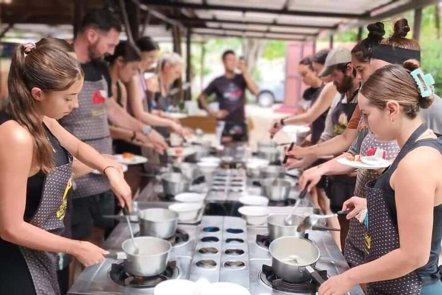 Krabi: Traditional Thai Cooking Class with Local Chef - Key points at a glance