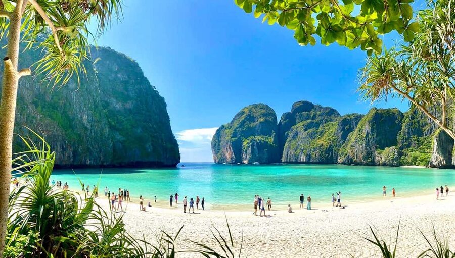 Krabi: Ultimate Phi Phi & Maya Bay Ascent by Speedboat - Swimming in Pileh Lagoon