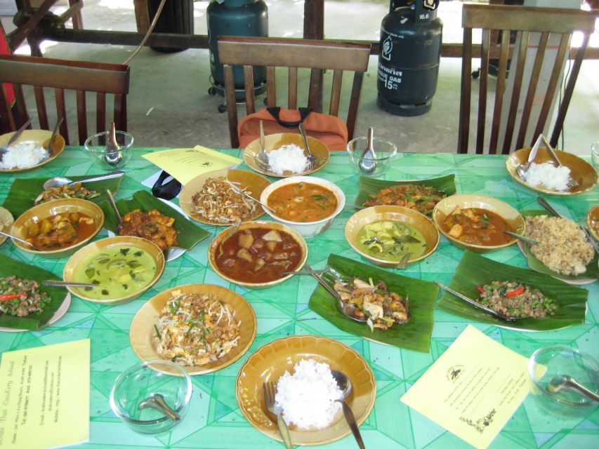 Krabi: Ya's Cookery Late Afternoon Thai Cooking Class - Starting with fresh ingredients in Ao Nang