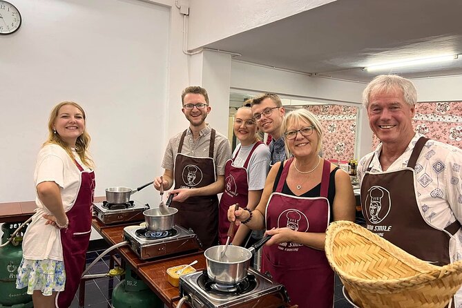 Lanna Smile Thai Cooking Class in Chiang Mai with Market tour - What the five-hour schedule feels like