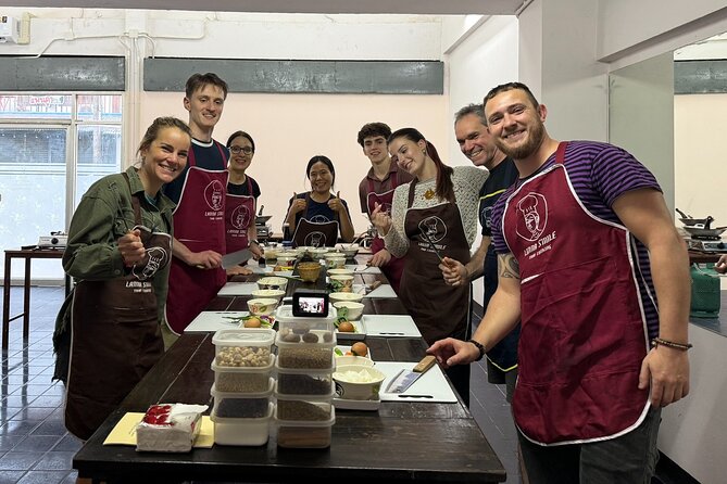 Lanna Smile Thai Cooking Class in Chiang Mai with Market tour - Pickup, meeting points, and small practical snags