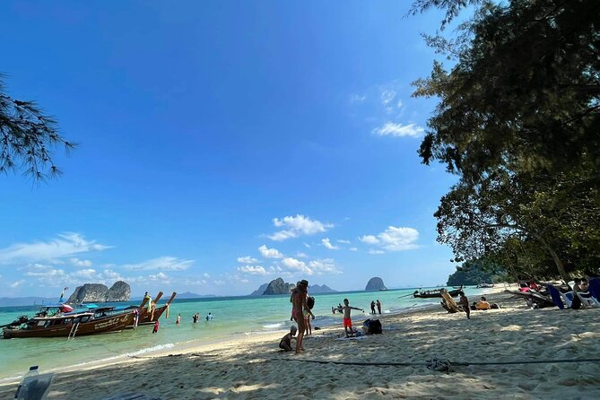 Lanta 4 Islands tour (Longtail boat) - Ko Cheuek, the first snorkeling stop