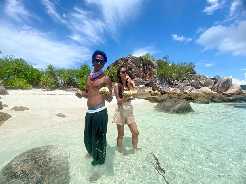 Lipe: Longtail Boat Snorkeling to Outer Islands Program B - Monkey Beach lunch and a welcome pause