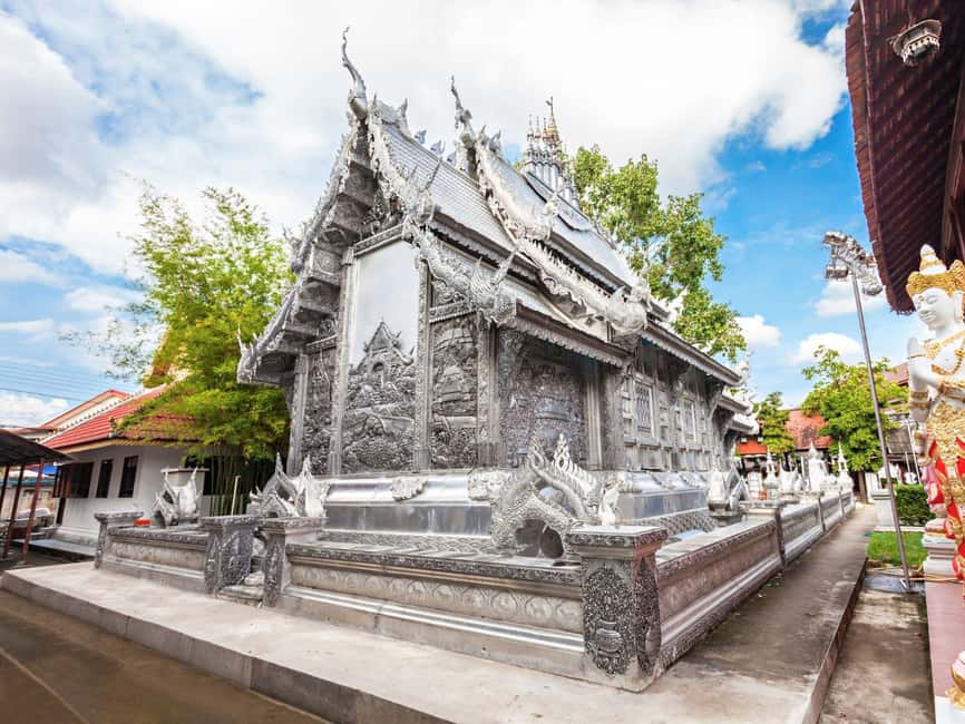 Long Neck Village, Silver Temple & Chiang Mai Top Sites - Wat Phra Singh and Chiang Mai’s sacred image