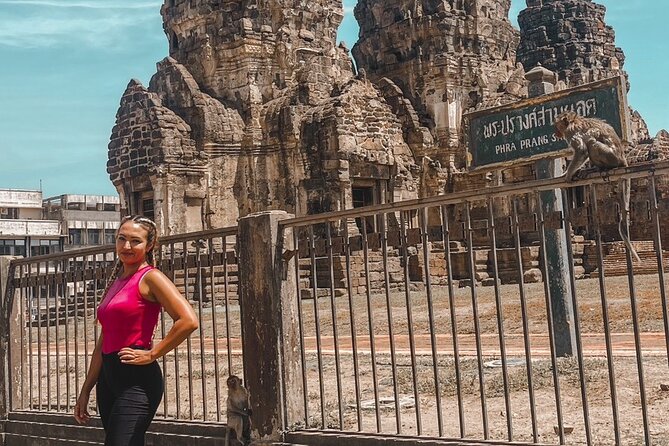 Lopburi Monkey Temple & Ayutthaya Old City Tour From Bangkok - Phra Prang Sam Yot and Lopburi’s monkey problem