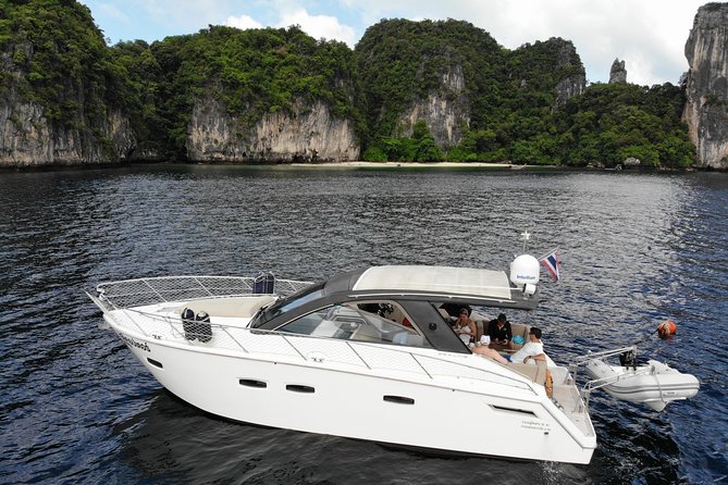 Luxury Private Motor Yacht Charter by Simba Sea Trips - Leaving from Boat Lagoon
