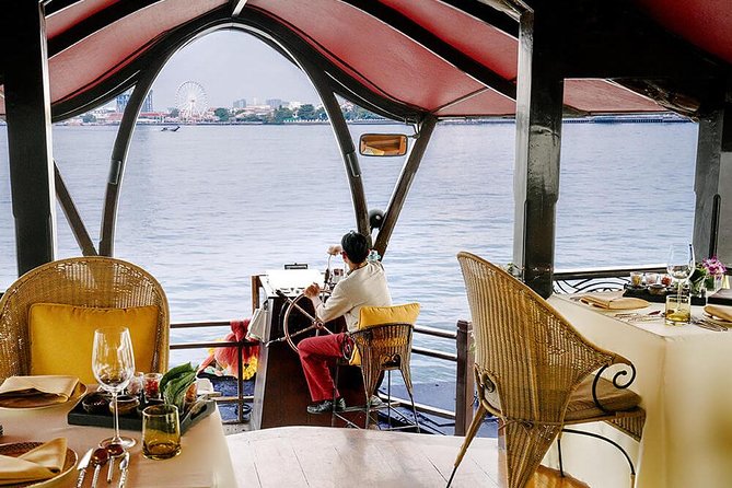 Manohra 5-Star Luxury Dinner Cruise with Pre-Canapés in Bangkok - Why Manohra feels different from Bangkok’s big dinner boats
