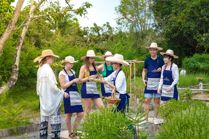 Morning Thai Cooking with Grandma - Market Visit & Farm Tour - Small details that make the morning easier