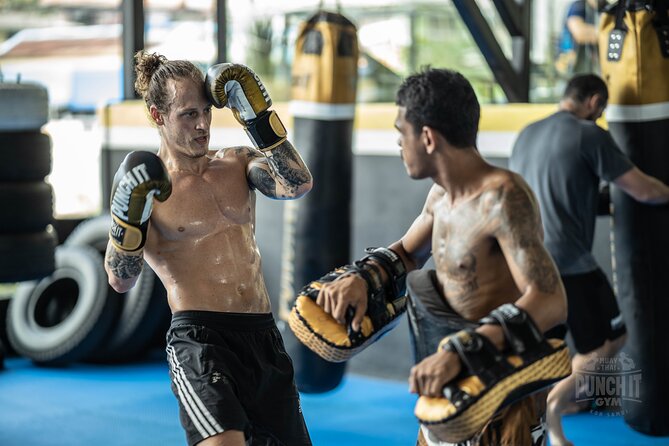 MuayThai Advanced class - Arriving at Punch It Gym in Maret