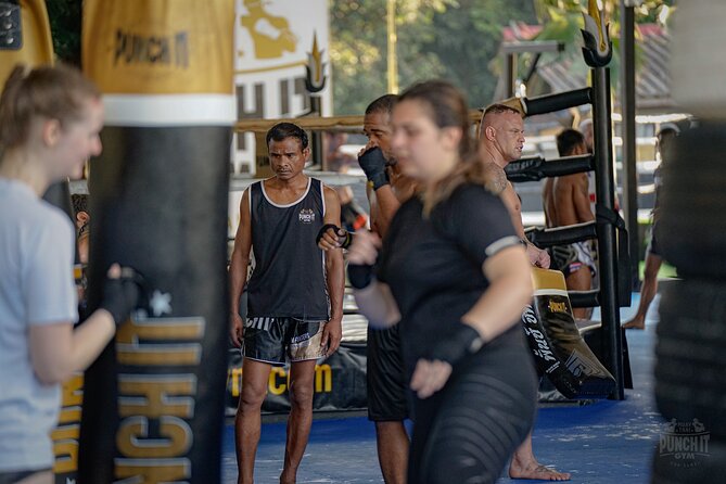 MuayThai Advanced class - The 4 to 5 kilometer run through Lamai