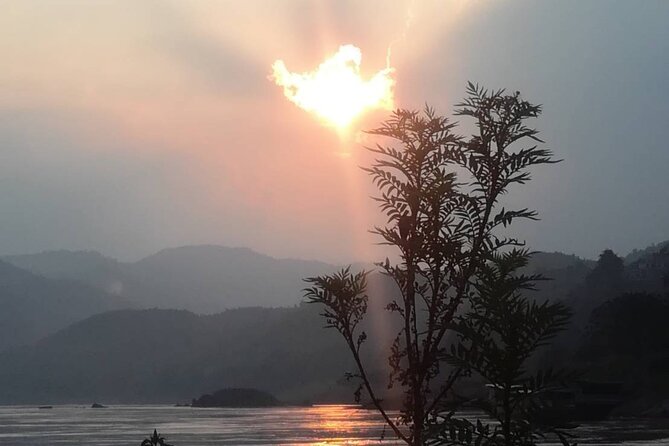 Nagi of Mekong cruise - Day one: Chiang Khong, the border, and the first river hours