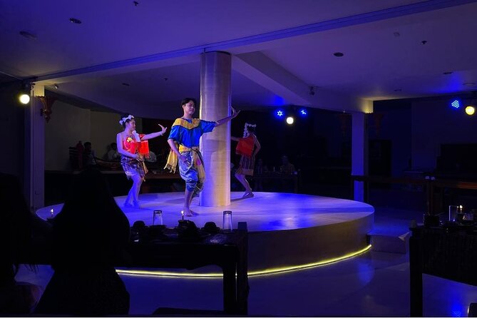 Nopparat’s Traditional Thai Dinner & Dance - The classical dance and traditional music