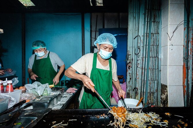 Old Siam Bangkok Food Tour with 15+ Tastings - Nang Loeng Market and the food stops