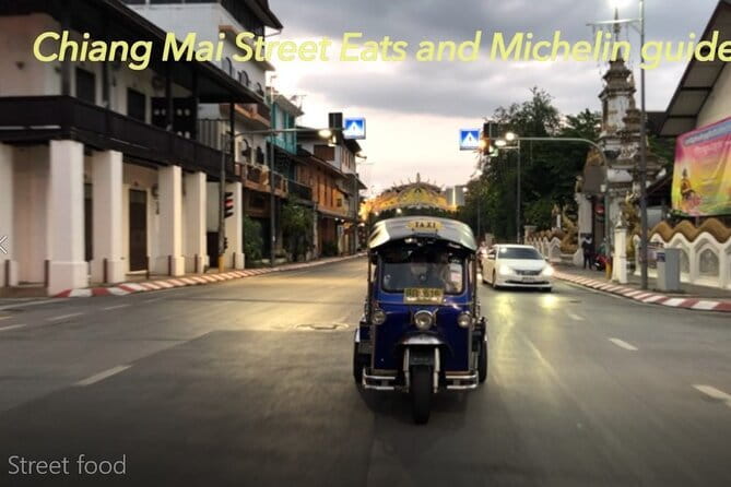 Old Town Chiang Mai Food Tour with 10+ Local Dishes Tastings - Wat Lok Molee makes a calm finish