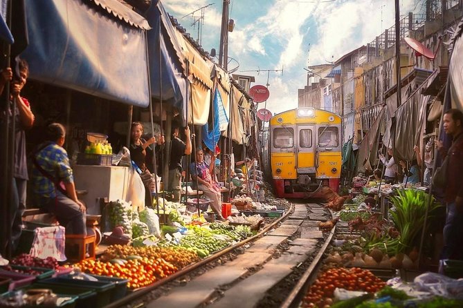 One Day Bangkok Everything - 6:45 a.m. start and the road to Mae Klong