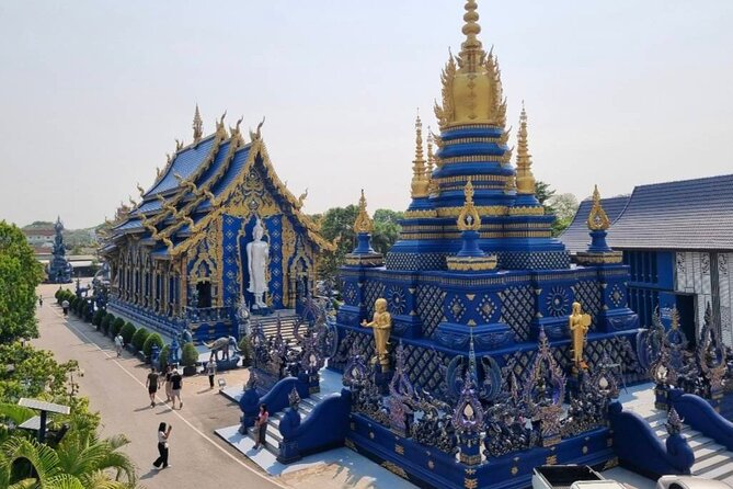 One Day Group Tour Experience in Chiangrai - Wat Rong Suea Ten, the Blue Temple