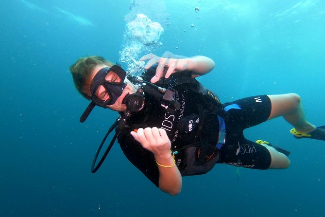 PADI Open Water Diver Course in Koh Phangan - Transport, food, and the daily routine