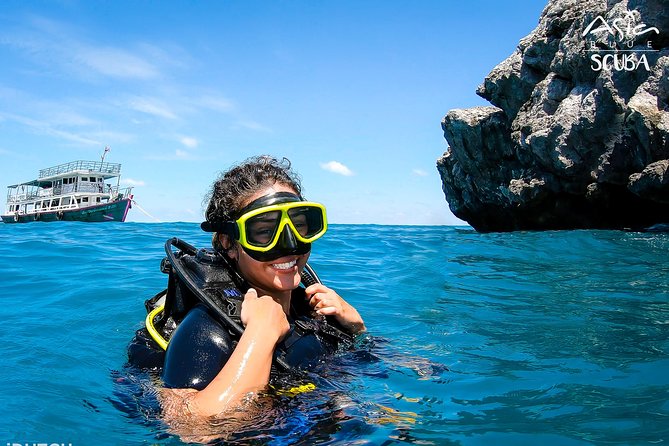 PADI Open Water Diver Course in Koh Phangan - Meeting the instructors at Asia Blue