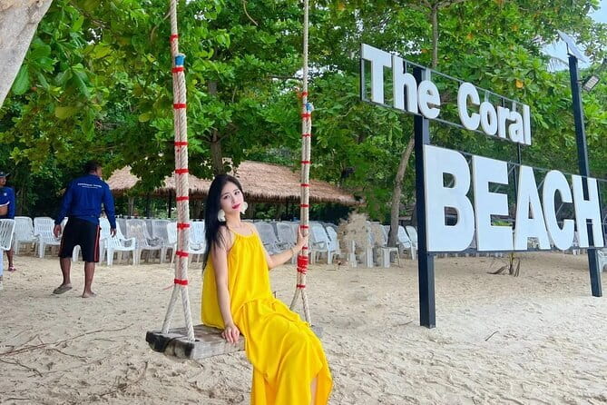 Pattaya: 3 Islands one day trip on Catamaran with Lunch - Koh Ped: monkeys and a change of pace
