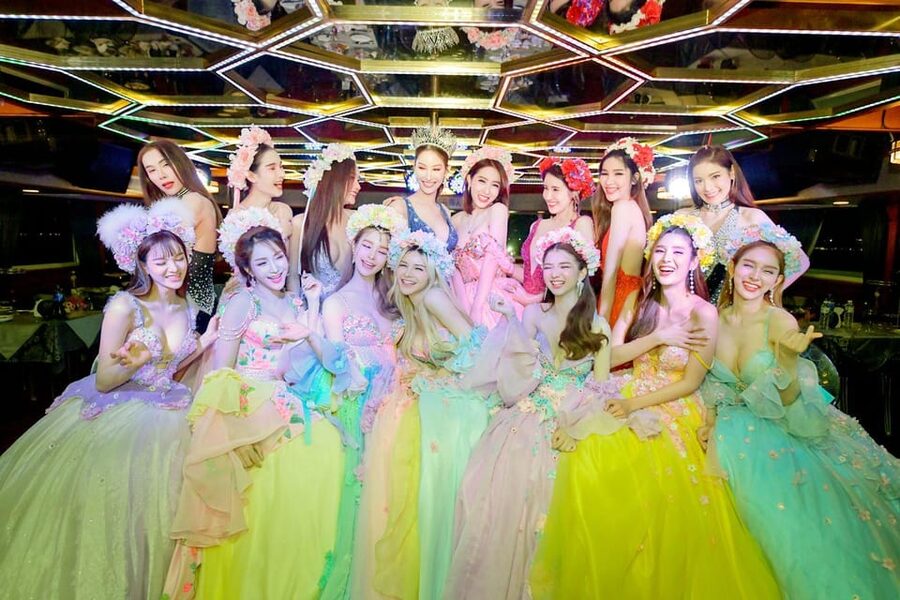 Pattaya: All Star Dinner Cruise, Cabaret Show & Beer Buffet - Who will enjoy this Pattaya cruise?