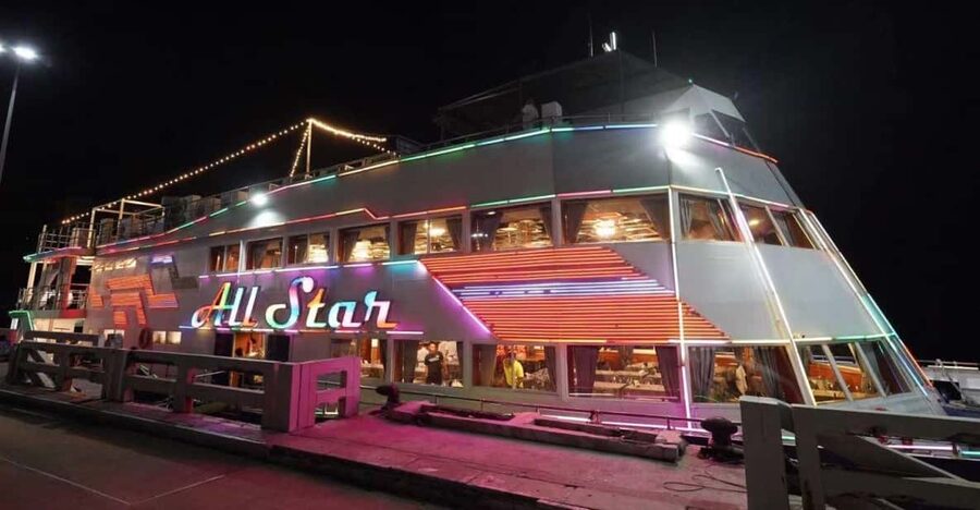 Pattaya: All Star Dinner Cruise, Cabaret Show & Beer Buffet - Unlimited beer and soft drinks