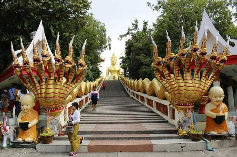 Pattaya: Buddha, Floating Market, Gems Museum Tour & Lunch - Gems Gallery Pattaya: culture, craft, and shopping