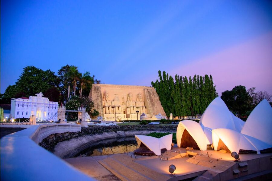 Pattaya: Mini Siam and Mini Europe Entry Ticket - Heat, shade, and what to bring