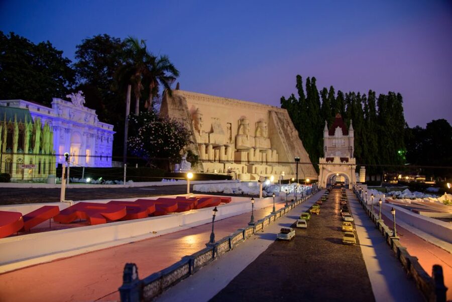 Pattaya: Mini Siam and Mini Europe Entry Ticket - Start with Mini Siam and Thailand’s landmarks