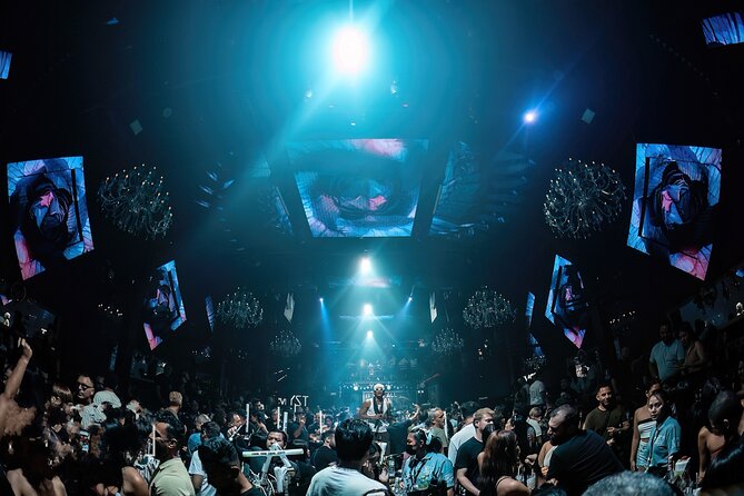 Pattaya: Rooftop, Nightclubs, Nightmarket & Walking Street - Street food and local atmosphere at Pattaya Night Bazaar