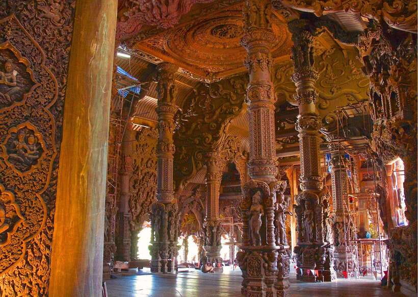 Pattaya: Sanctuary of Truth Admission with Guided Tour - Carvings, corridors, and Eastern ideas
